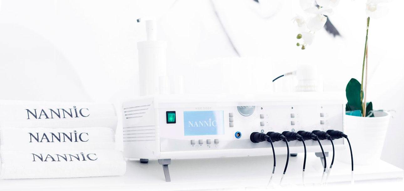 Apparaturen NBE 300. Behandlingar på Care Hudvård i Göteborg.