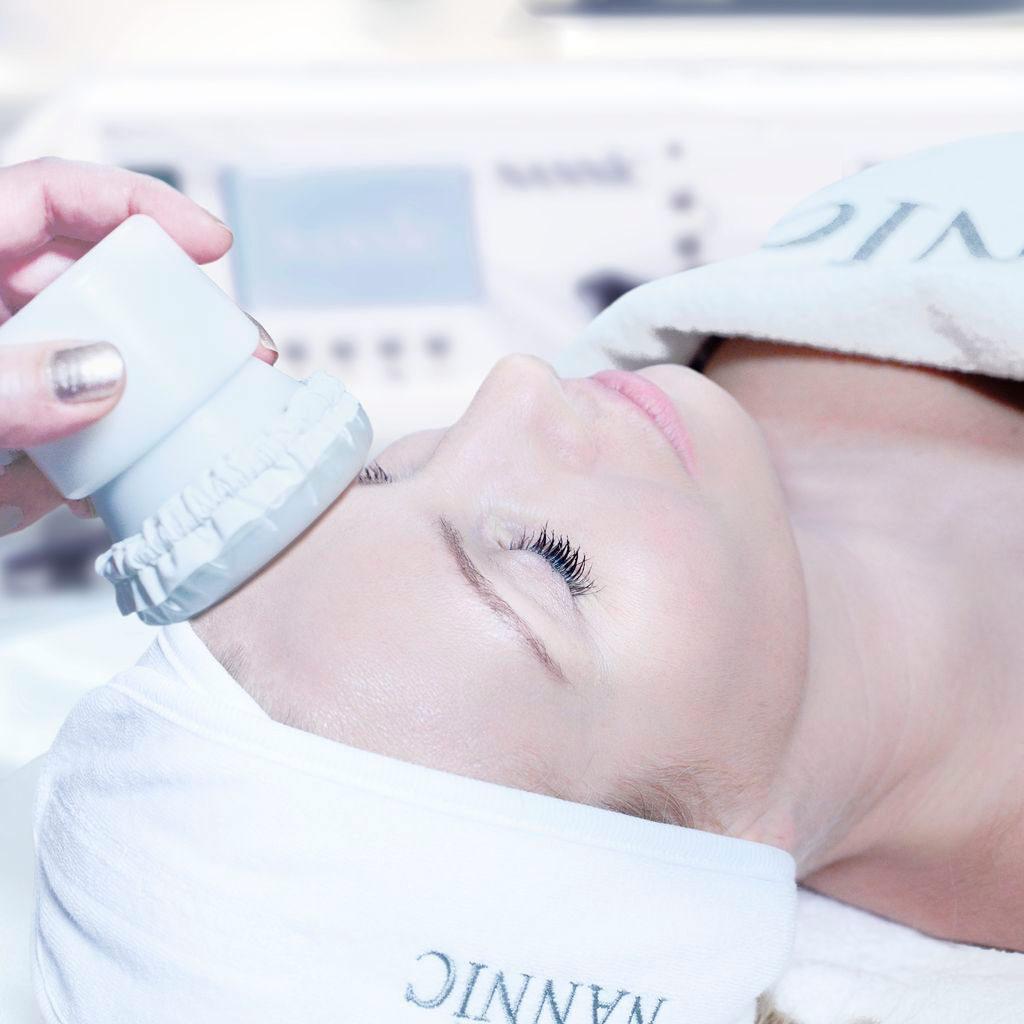 NBE-behandling på Care Hudvård i Göteborg.